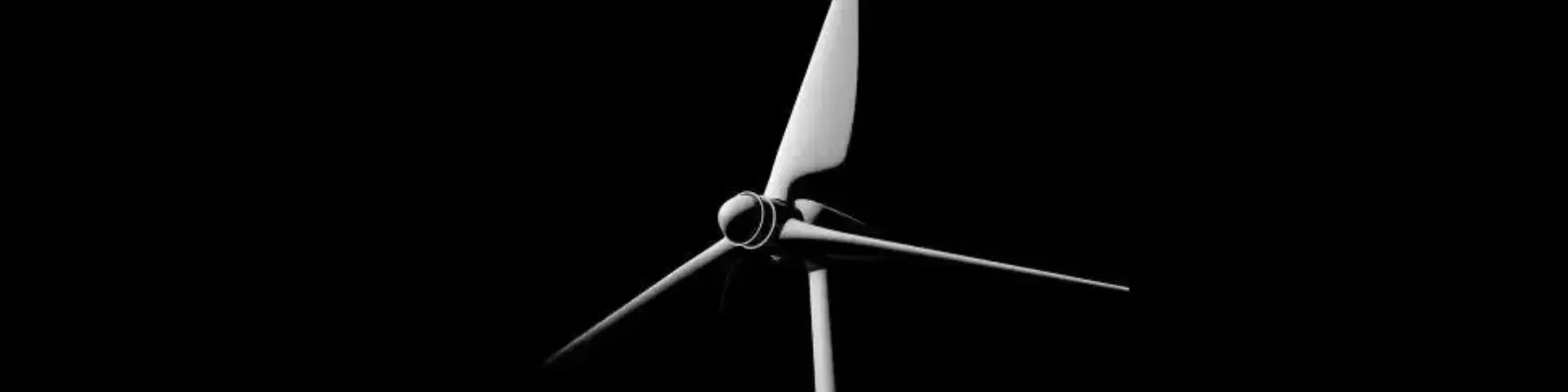 Eolienne sur fond noir